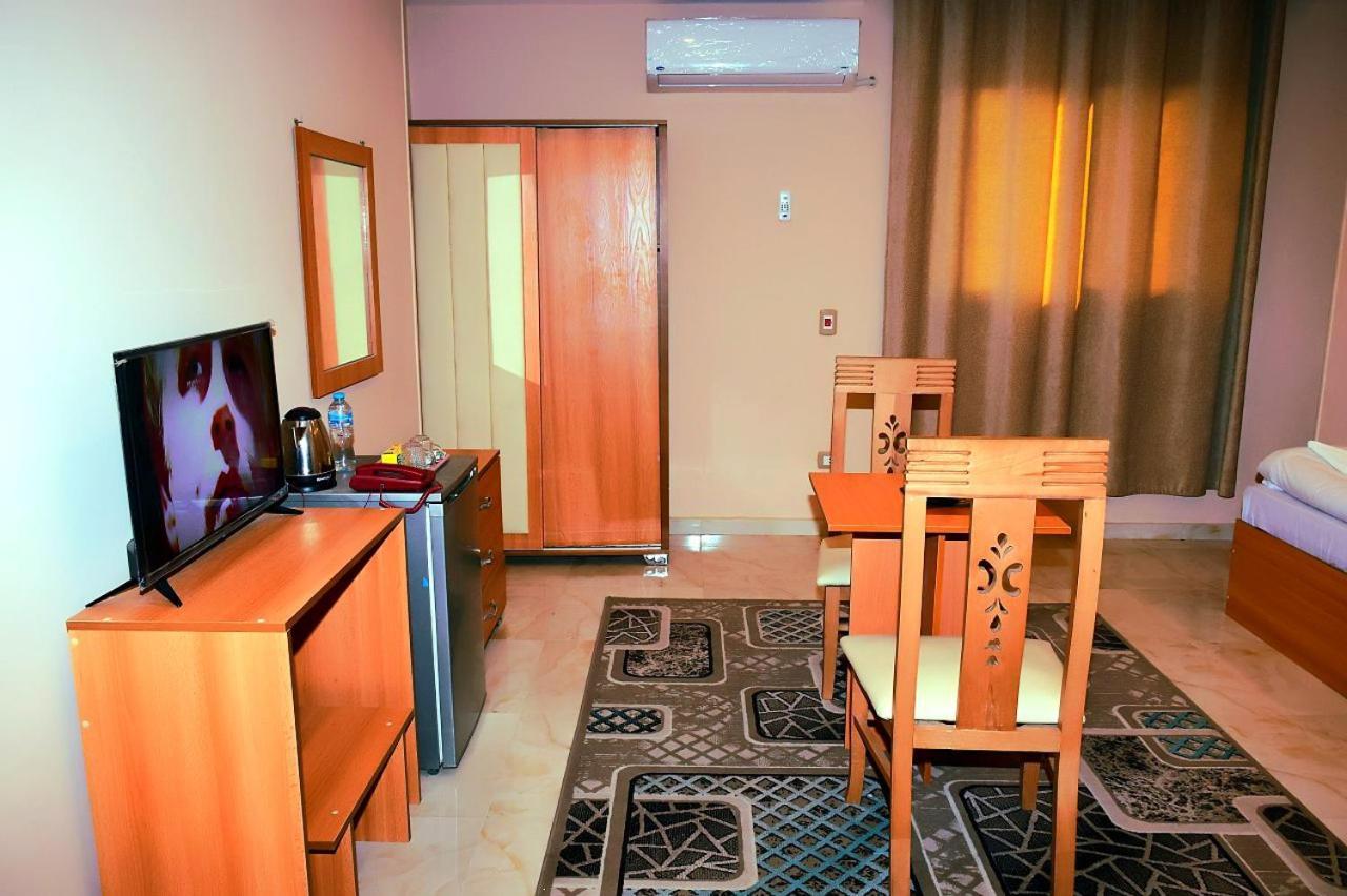 Grand Golden Pyramids View Hotel Kafret el-Gabal Exterior foto