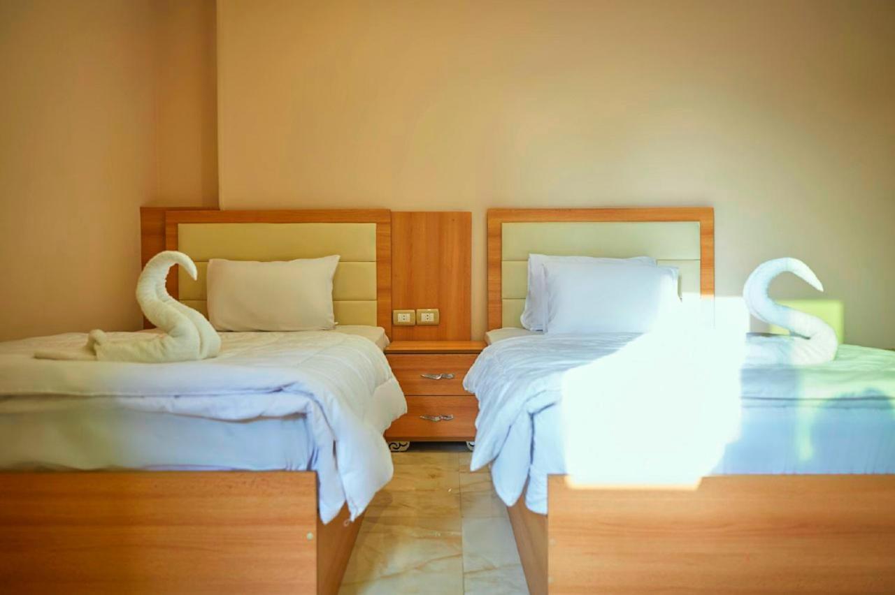 Grand Golden Pyramids View Hotel Kafret el-Gabal Exterior foto