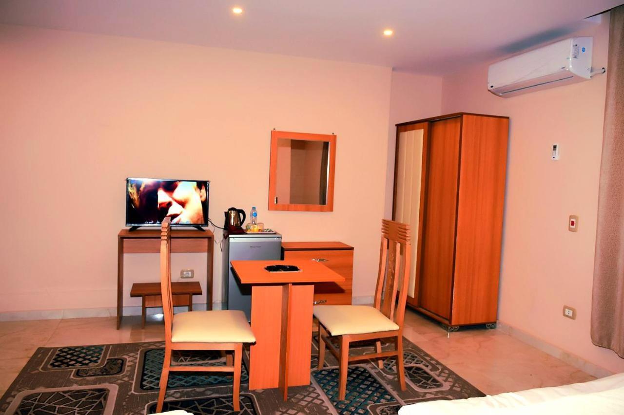Grand Golden Pyramids View Hotel Kafret el-Gabal Exterior foto