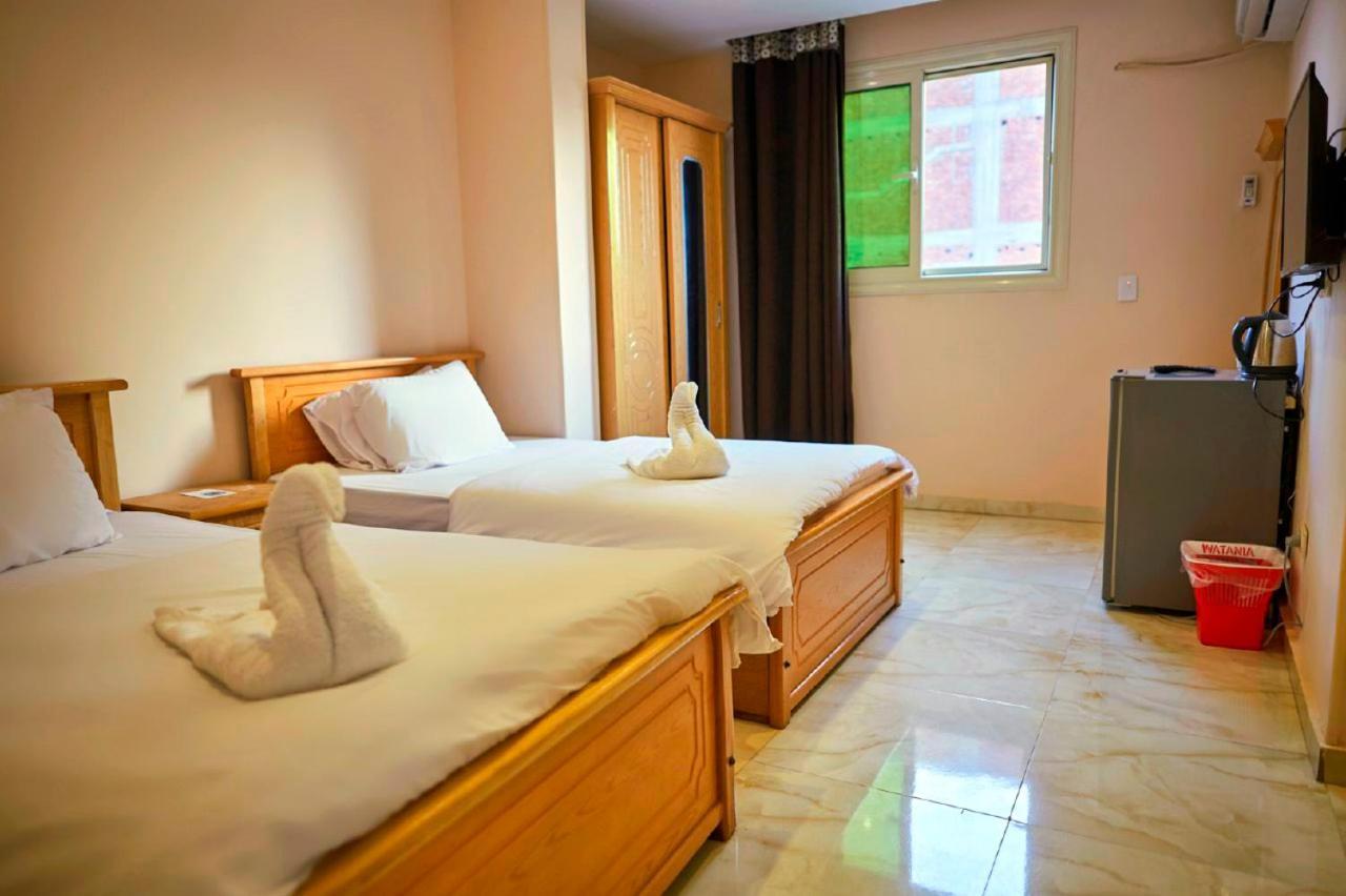 Grand Golden Pyramids View Hotel Kafret el-Gabal Exterior foto