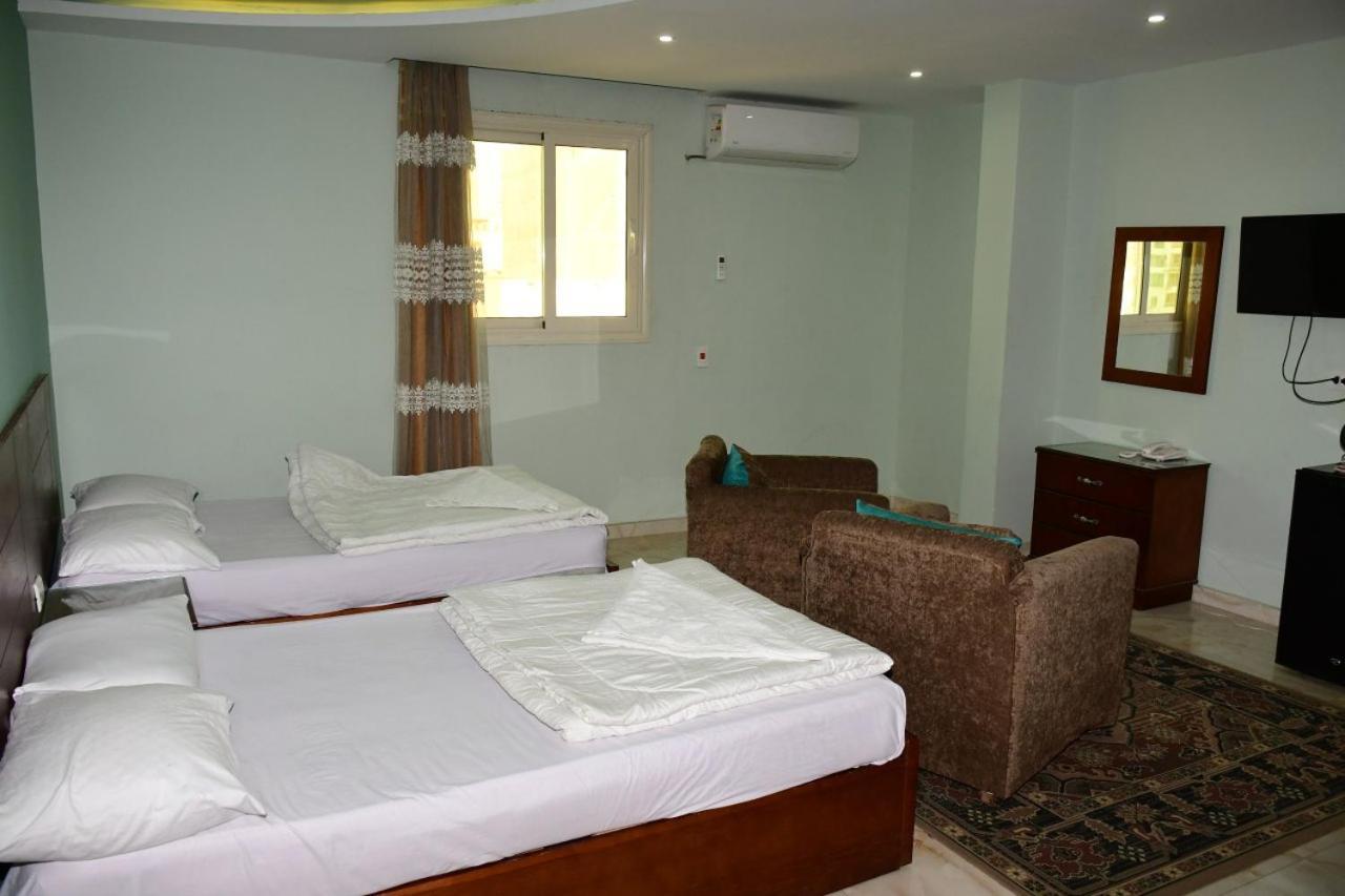 Grand Golden Pyramids View Hotel Kafret el-Gabal Exterior foto